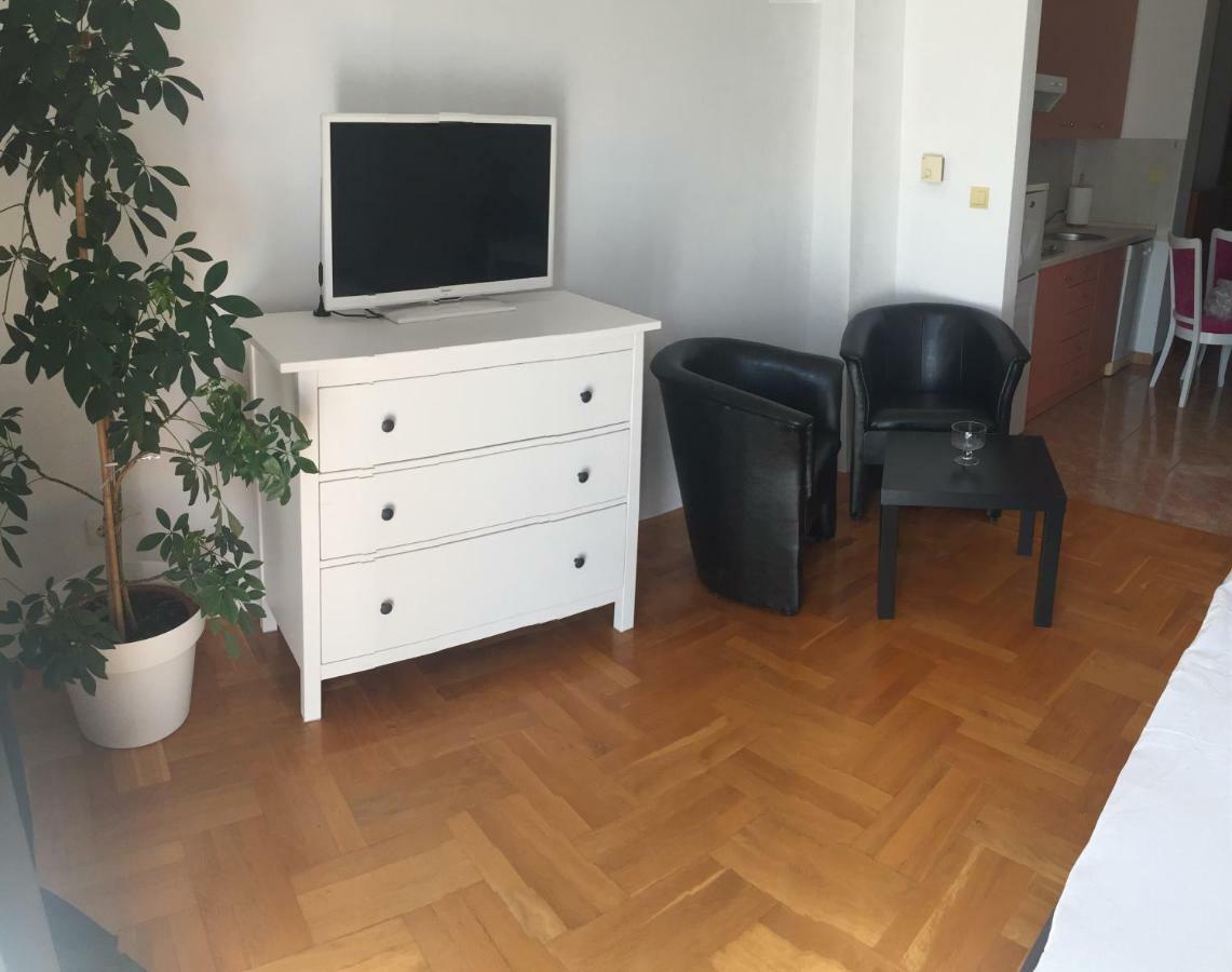 Studio Apartman Lara *** Eszék Kültér fotó