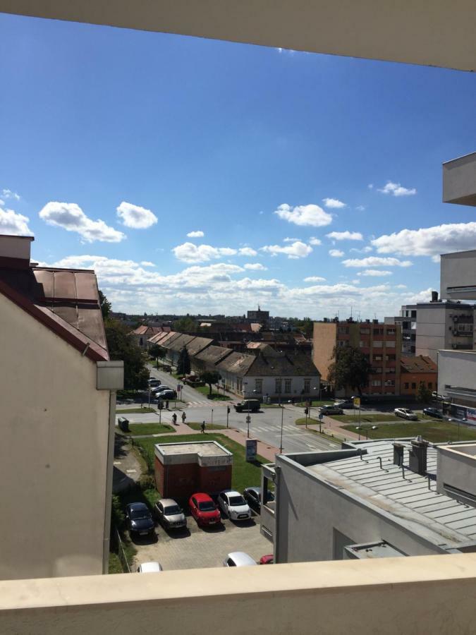 Studio Apartman Lara *** Eszék Kültér fotó